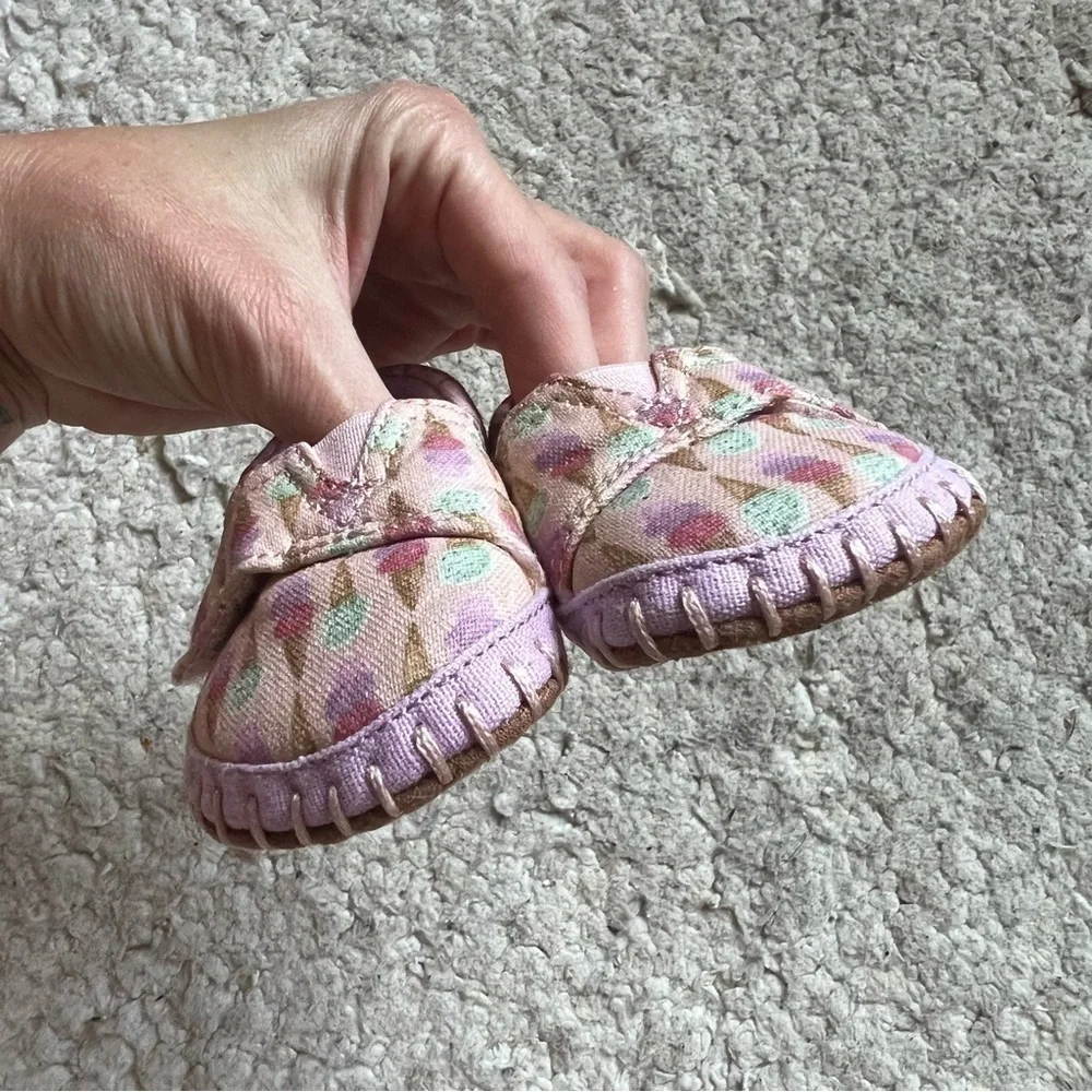 Toms Baby Pink, Purple, Teal, Tan Ice Cream Soft Sole Velcro Closure Shoes Sz 2
